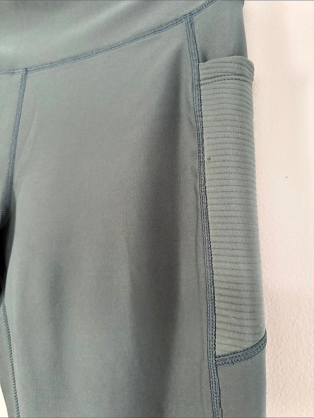 Women's Panel Ribbed Legging Green - Picture 2 of 2